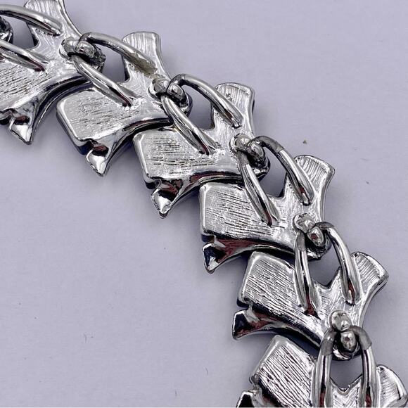 1960’s Era Vintage Charcoal and Light Grey Thermoset Lucite Bracelet - Picture 10 of 14